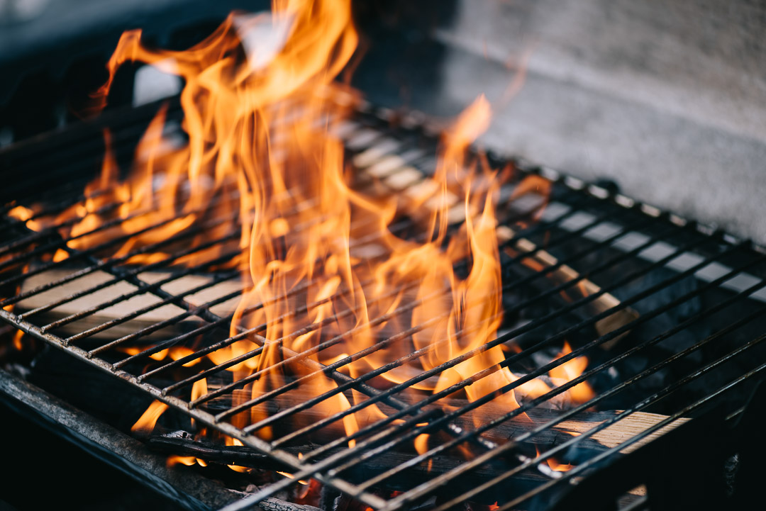 Feu dans un BBQ