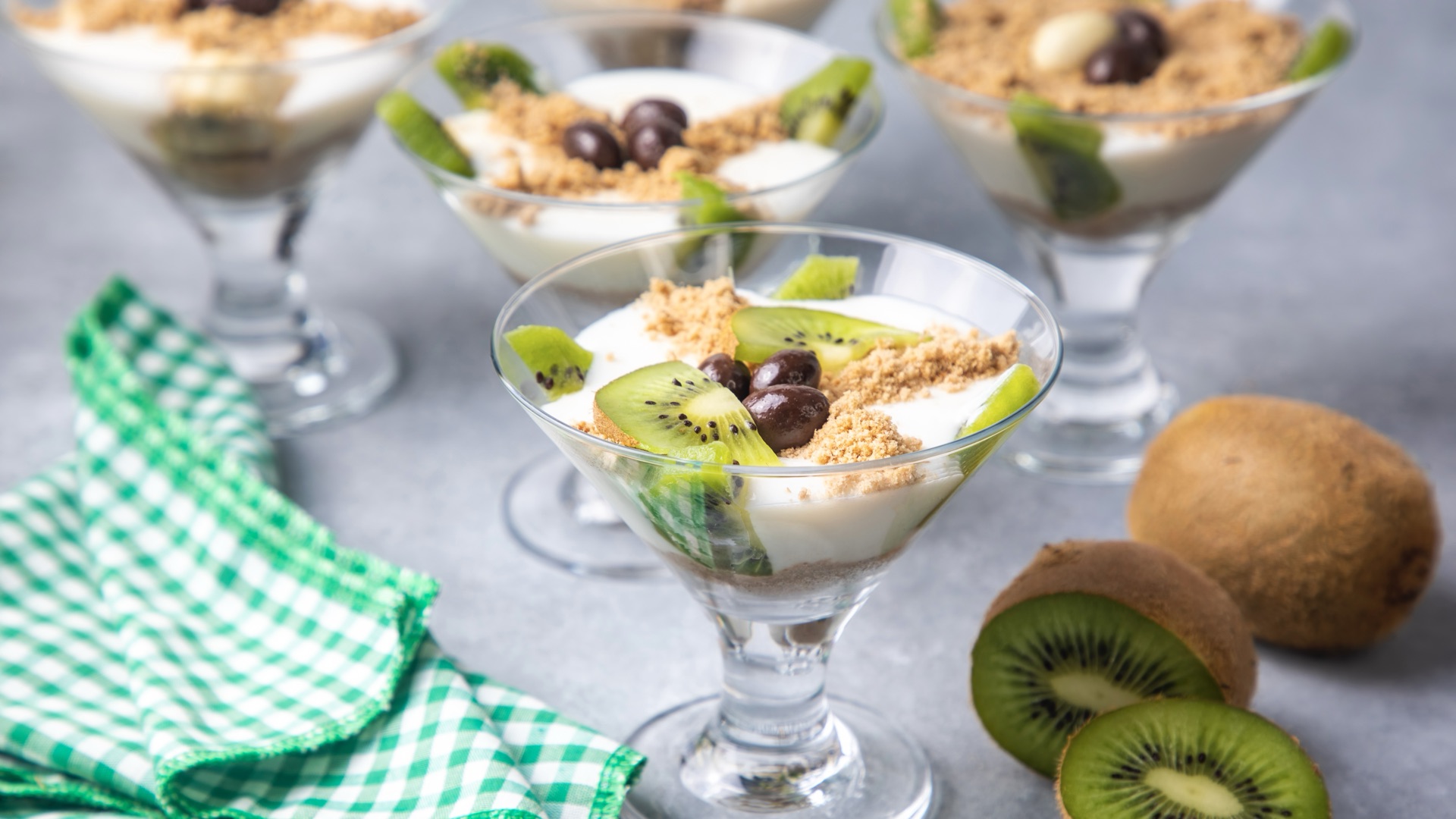 Grilled kiwi parfait